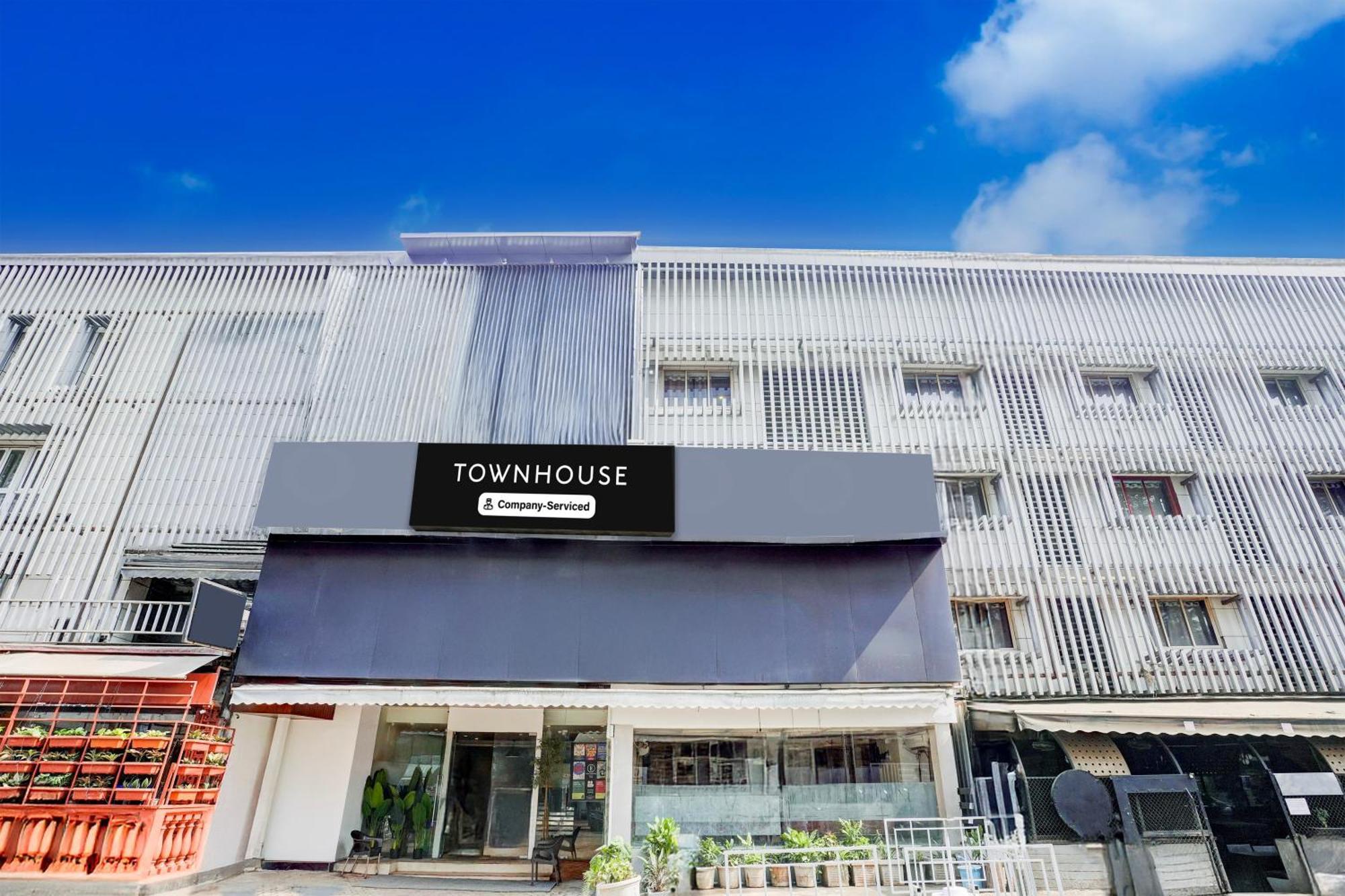 Super Townhouse Khar The Unicontinental Hotel Mumbai Exterior photo